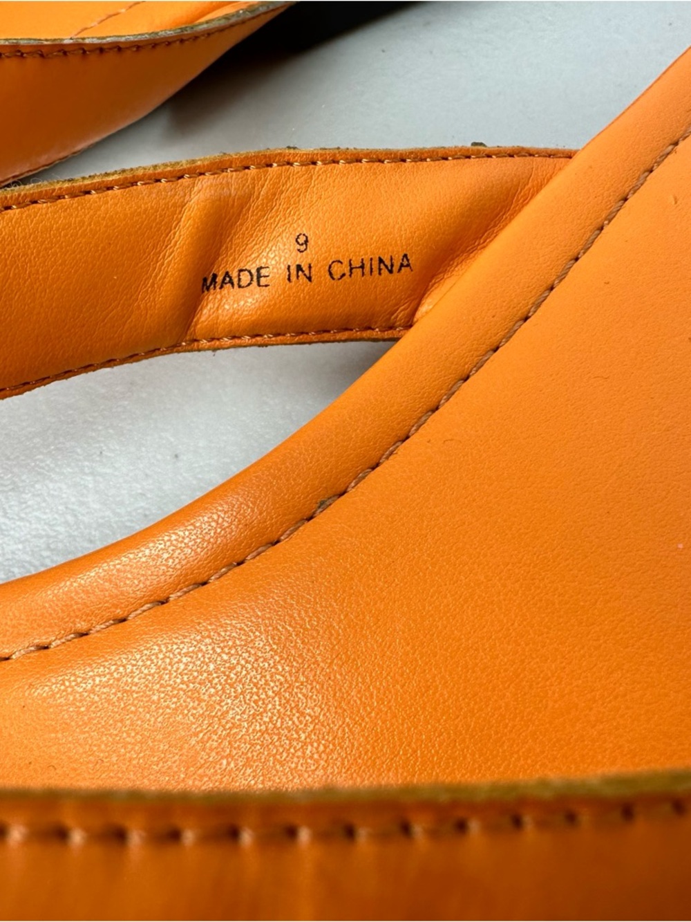 Talbots Orange Leather Thong Sandals Women’s Size 9 Silver Logo Hardware - Picture 6 of 7
